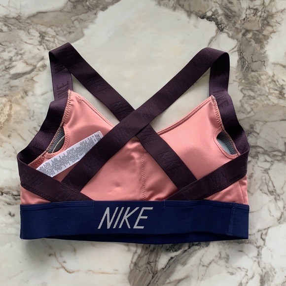 Nike sports bra! - Picture 3 of 4